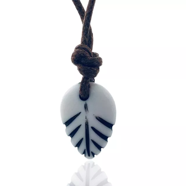 Collana cotone cerato marrone con ciondolo tribale a goccia mm 20x15