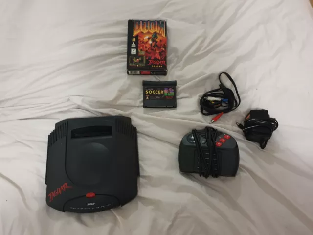 ATARI JAGUAR CONSOLE with 2 Classic Games Vintage Gaming