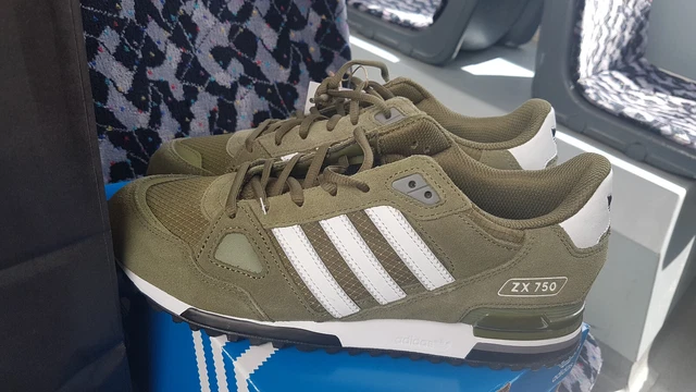 Adidas ZX 750 Originals -HQ4298- olive-weiss Gr. 42 2/3 NEU OVP TOPRARITÄT