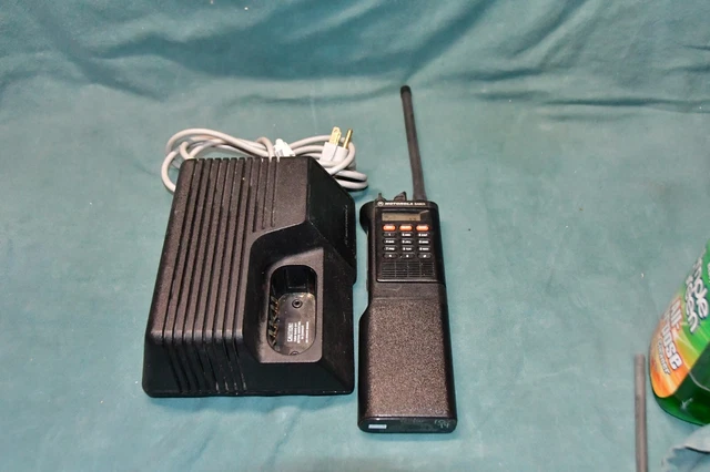 Motorola VHF Sabre Handheld Radio Model III With SecureNet & Chgr Motorola VHF Sabre Handheld Radio Model III With SecureNet & Chgr
