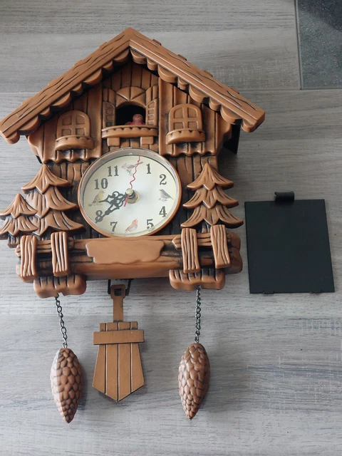 Pendule à Coucou à Quartz Trenkle – Maison Suisse Avec Musique TU 458 QM – NEUF
