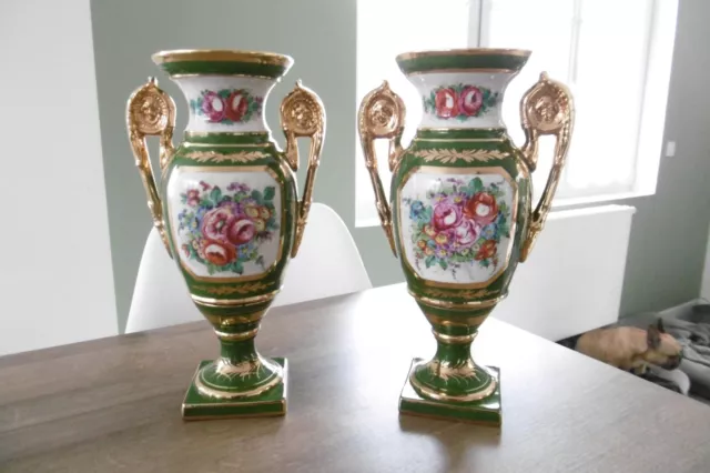 Ancienne paire de vases en porcelaine de Paris Samson style empire