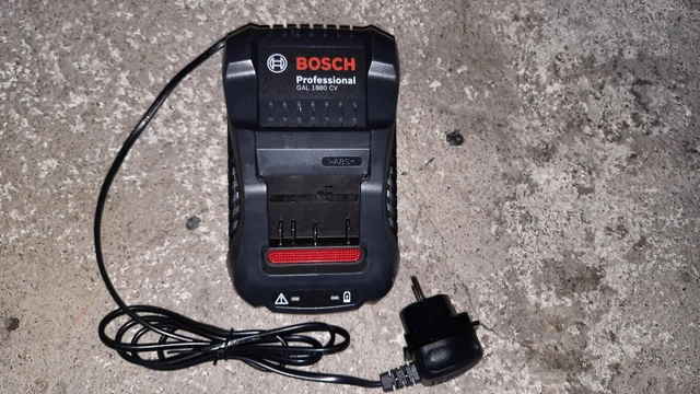 Durable Chargeur GAL 1880 CV BOSCH - 1600A00B8G prix le plus