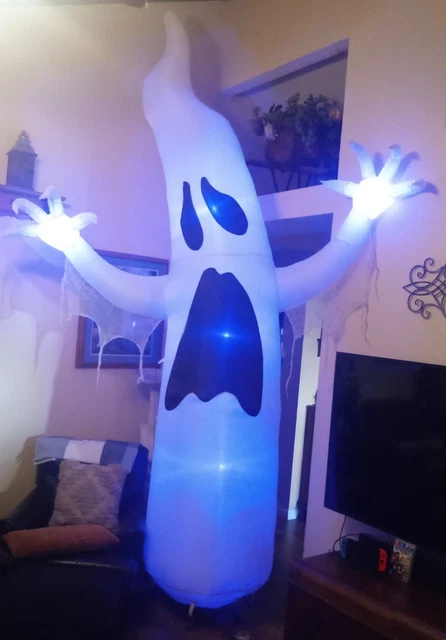 Home Accents Holiday 12 FOOT Tall led GHOUL GHOST BLACK LIGHT REACTIVE AIRBLOWN