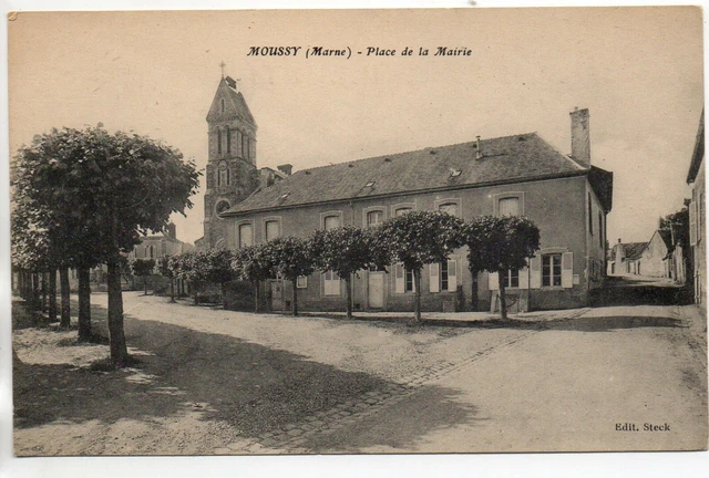 MOUSSY - Marne - CPA 51 - la Place de la Mairie