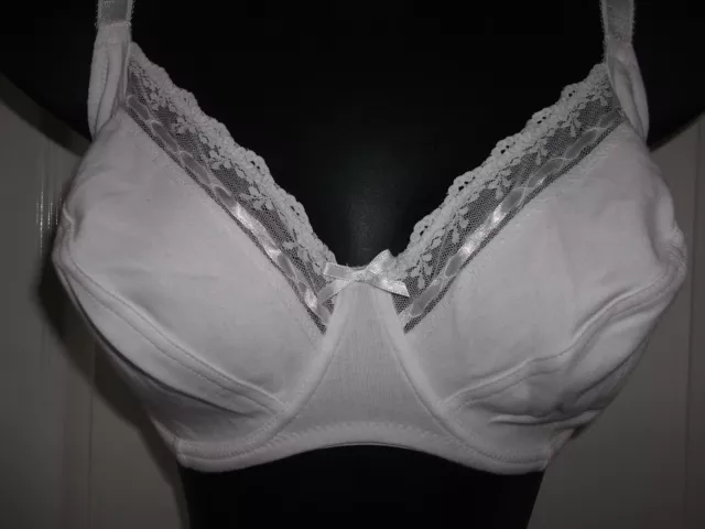 A BHS VOLUPTUOUS White Bra.,Lace Top Underwired,Free Postage