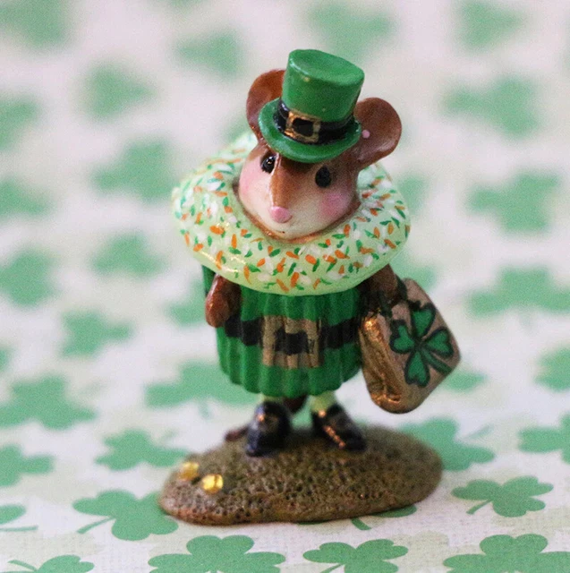 Wee Forest Folk M-574f PADDY'S CUPCAKE TREAT LTD - St.Patrick's Day WFF retired