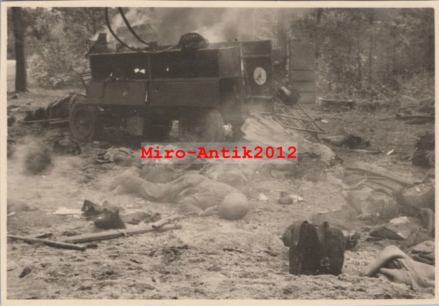 Foto, Wk2, Volltreffer in russischen Transportwagen, Russland (N)50953