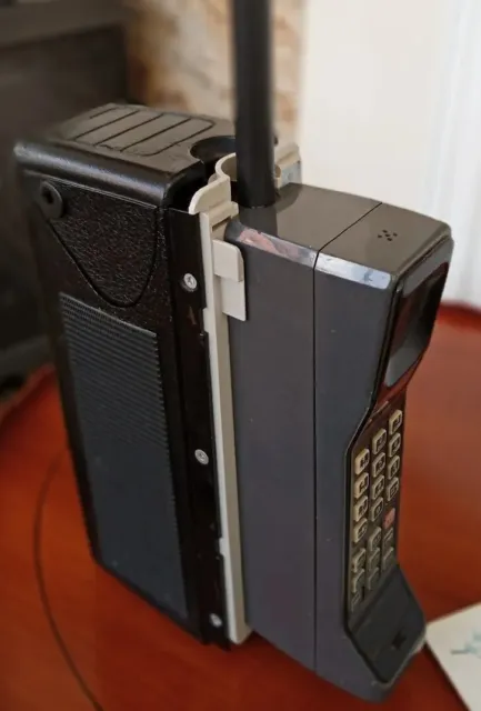 Motorola 8500X Brick Phone with High Power Custom Made Unit. Great for display.