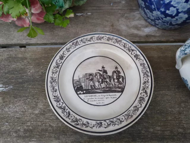 Assiette ancienne en CREIL et MONTEREAU Bataille de Dantzig 1807 Assiette parl