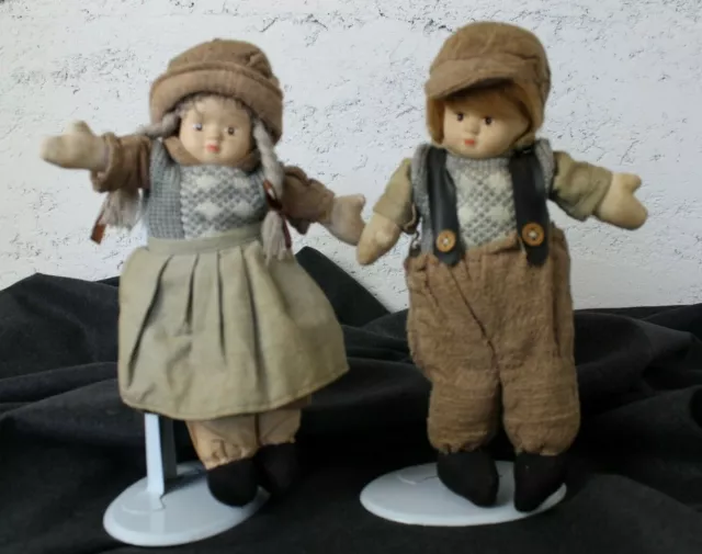 COPPIA BAMBINI BAMBOLA DI PEZZA su Piedistallo da Collezione