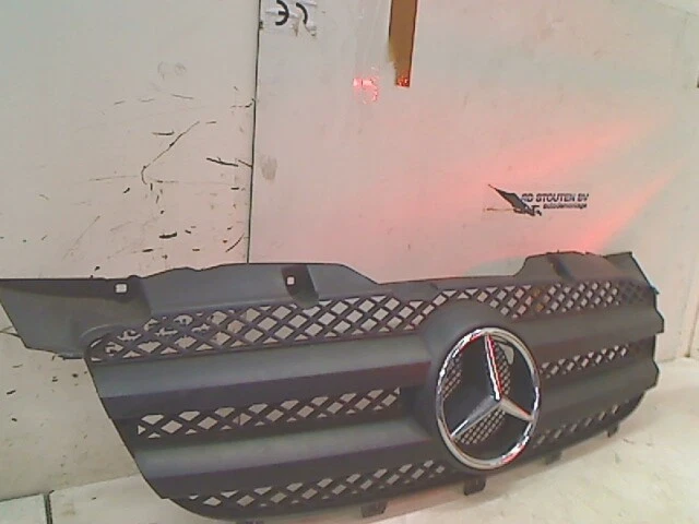 A9068800385 CALANDRA Mercedes-Benz Sprinter 3,5t (906.63) 2010