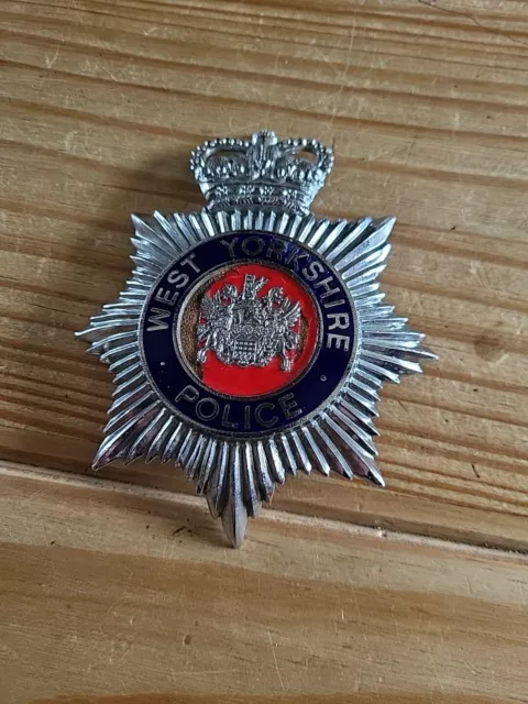 Obsolete  Police  Cap  Badge