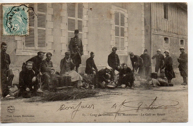 CHALONS SUR MARNE - Marne - CPA 51 - Vie Militaire Au camp - le café au reveil