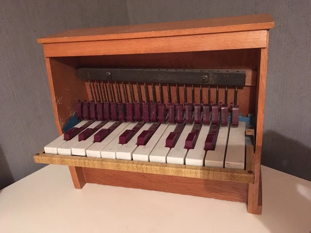 Joli Petit Piano En Bois Ancien - Jouet Vintage, Assez Bon état