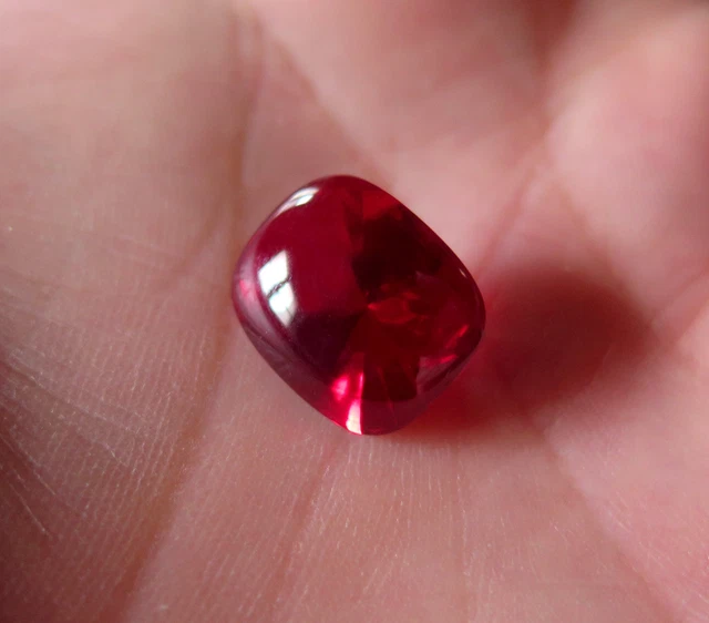 Rubis Verneuil Rouge Sang De Pigeon 8x8mm Taille Princesse, Qualité Joaillerie (3 Carats)