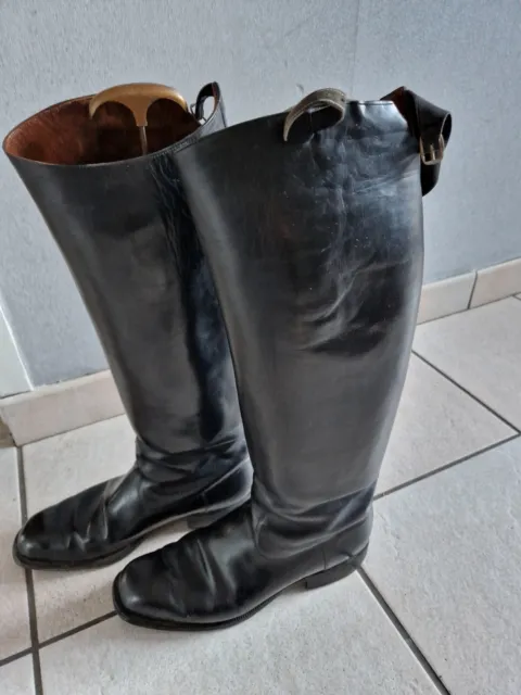 Paire de bottes d'equitation  anciennes , en cuir années 30 ,pointure 40.