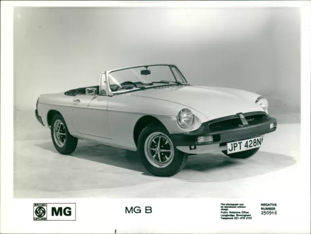 MG B Series Sports 1975 - Vintage Photograph 2976547