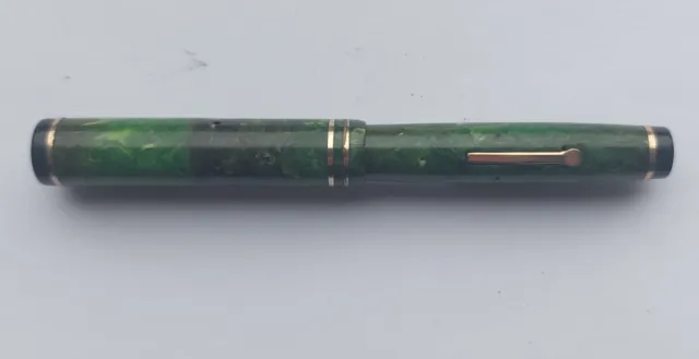 Vintage short green marbled Eversharp fountain pen
