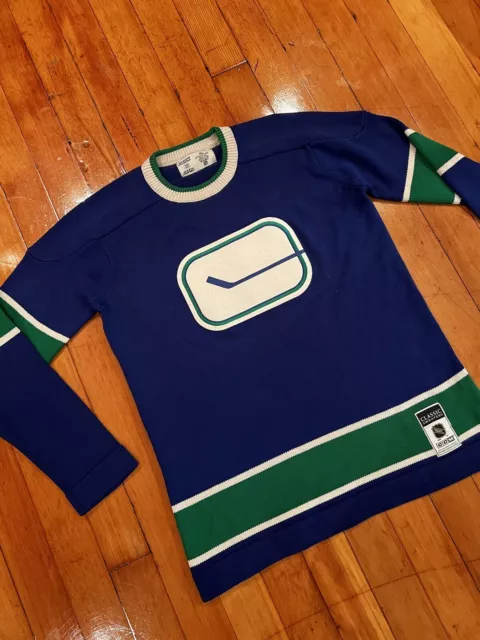 Vancouver Canucks Sweater CCM Retro Pullover NWT NHL Throwback