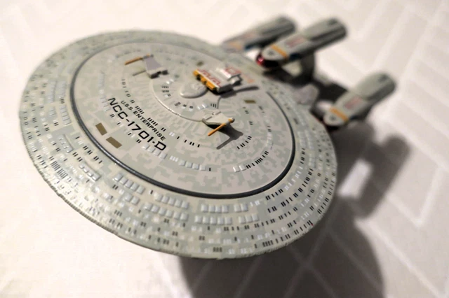 EAGLEMOSS STAR TREK USS Enterprise NCC-1701 TOS (Neuf) EUR 8,75 - FR