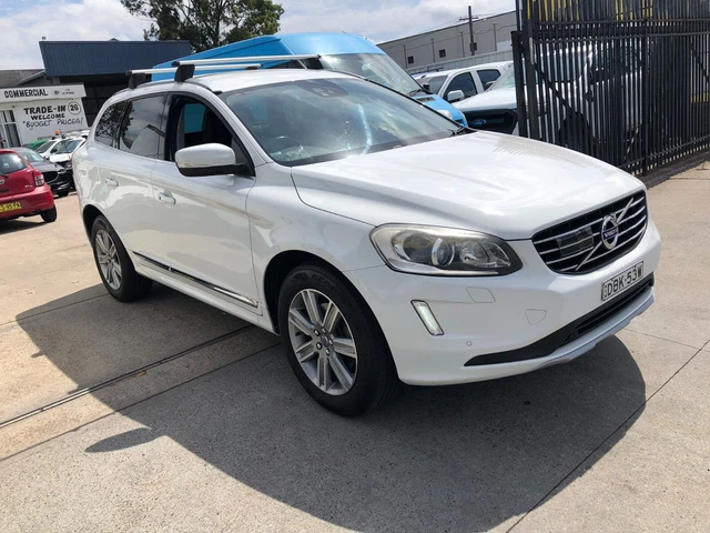 2015 Volvo XC60 Luxury Turbo Diesel - Excellent Condition