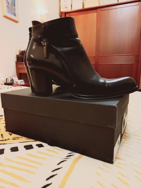 Bottines noires 100% cuir marque Muratti Paris pointure 37