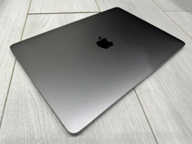 Apple MacBook Pro Retina 13,3" 2017 256 GB SSD 16 GB RAM 3,3 GHz Core i5 grigio siderale 3