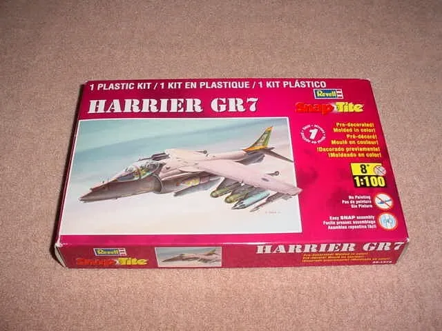 Revell , 1/100 , Harrier GR7 Fighterplane SnapTite  Model Airplane  Kit #85-1372