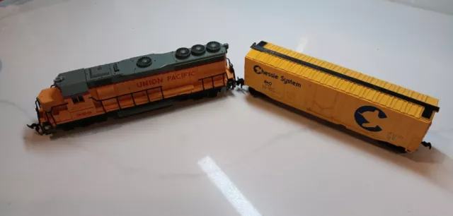 VTG Bochmann Diesel Engine Loco Train Union Pacific UP 866/ Chessie Boxcar 11147