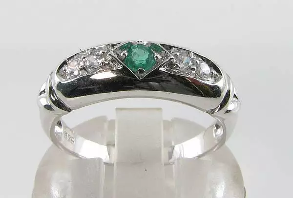 CLASS 9k 9CT WHITE GOLD COLOMBIAN EMERALD DIAMOND ART DECO INS BAND GYPSY RING