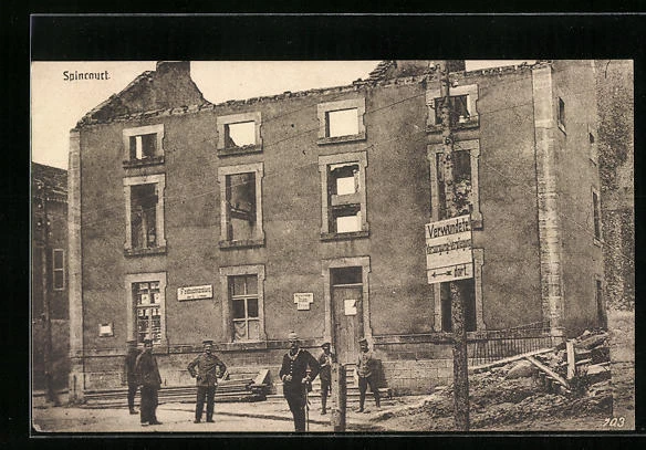 CPA Spincourt, des soldats vor einem maisons en ruines
