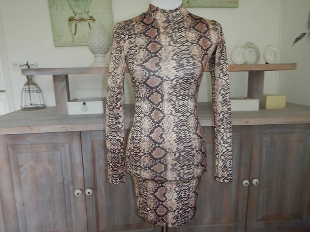 Robe Neuve Avec étiquettes BCBGMAXAZRIA Robe Longue BCBG MAX AZRIA En Dentelle Noire Brodée - Taille 4, Neuve Avec étiquettes, Longueur Sol Robe Longue Noire 50 Ans