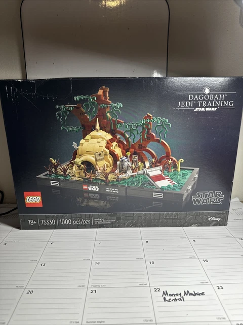 LEGO 75330 Star Wars Dagobah Jedi Training Diorama - New Sealed - Damaged Box LEGO 75330 Star Wars Dagobah Jedi Training Diorama - New Sealed - Damaged Box