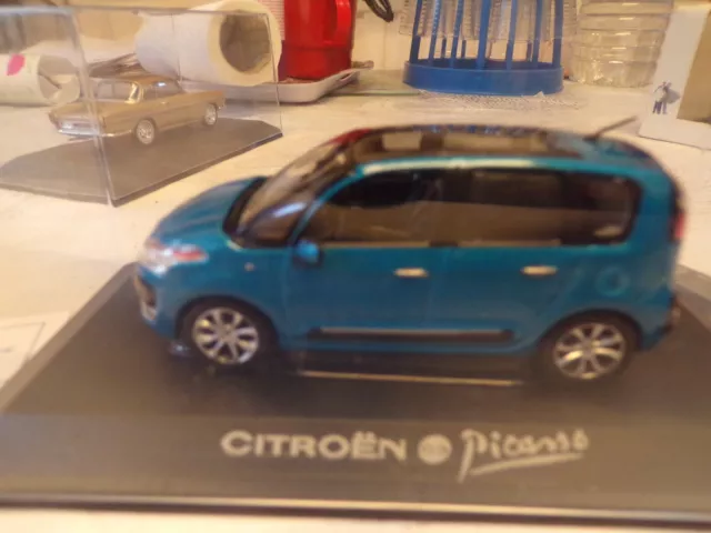Voiture miniature 1/43ieme..Citroen C3 Picasso..de 2015..s/boite
