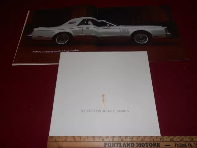 1977 LINCOLN MARK V Only! HUGE 20 p. 11" x 12" PRESTIGE CATALOG / '77 BROCHURE