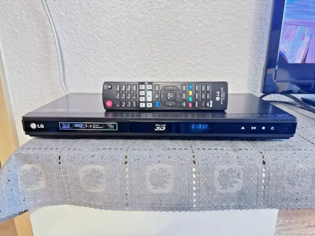 3D Blu-Ray LG BD670 Bluray DVD Player mit FB HDMI USB LAN DivX HD