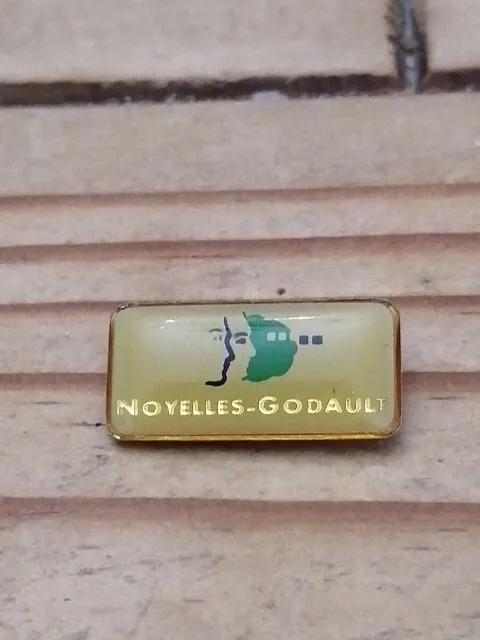 Pin's Pins Pin Enamel 1 Ville France  "NOYELLES GODAULT"