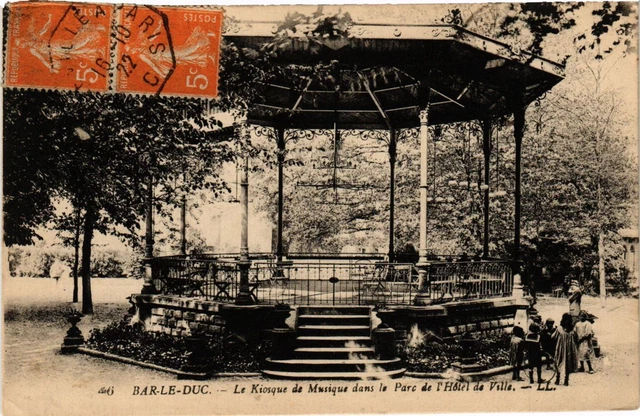 Carte Postale Ancienne Salons de Paris Hyons Le peloton d'escorte