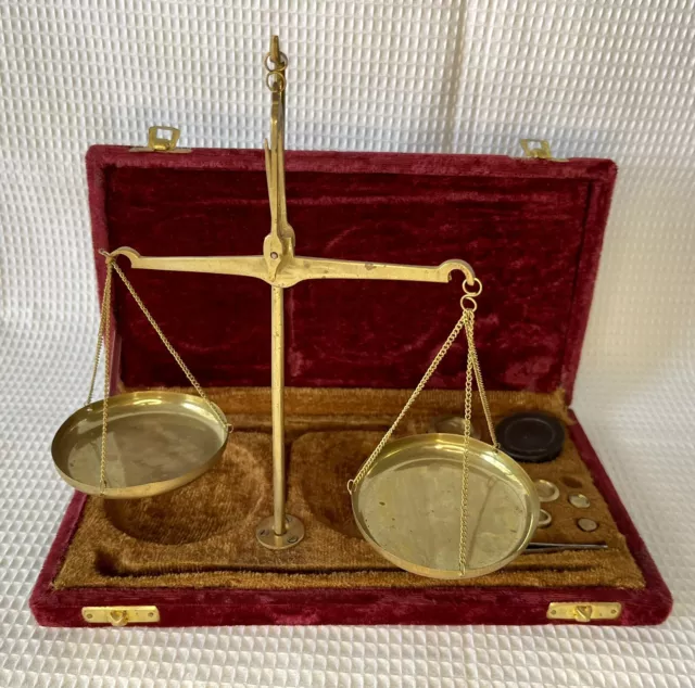 Vintage Antique Brass Balance Scale Made In India With Case & Weights