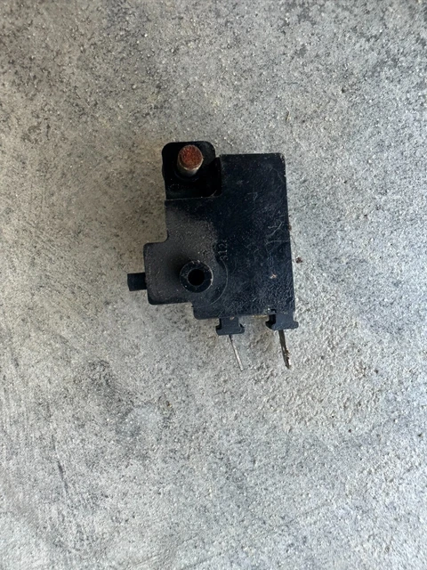 2004 HONDA VTX1300c BRAKE SWITCH FRONT OEM