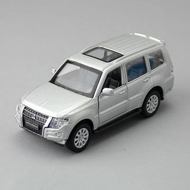 1:43 Mitsubishi Pajero 4WD SUV Model Car Diecast Toy Vehicle Pull Back Silver