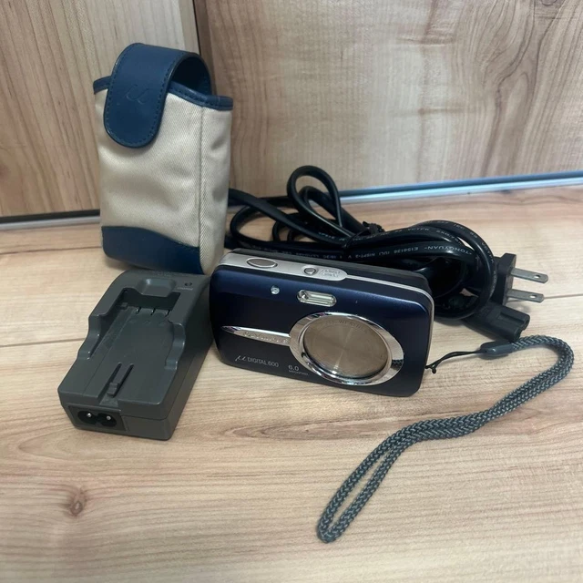 OLYMPUS Μ DIGITAL 600 Blue Compact Digital Camera Tested Working