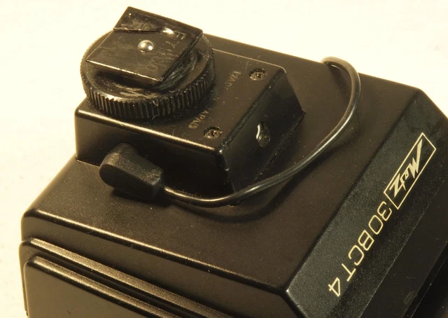 METZ Mecablitz 30BCT4 Hot Shoe-Mounted Flash (damaged foot) 4