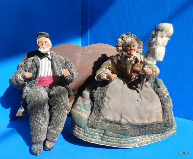 ANCIENS SANTONS HABILLES  COUPLE SUR UN BANC  santonnier DEVILLAINE