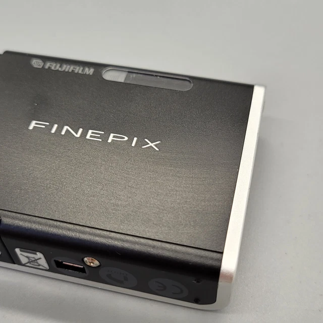 Fujifilm FinePix Z1 5,1 megapixel fotocamera digitale compatta testata nera 19