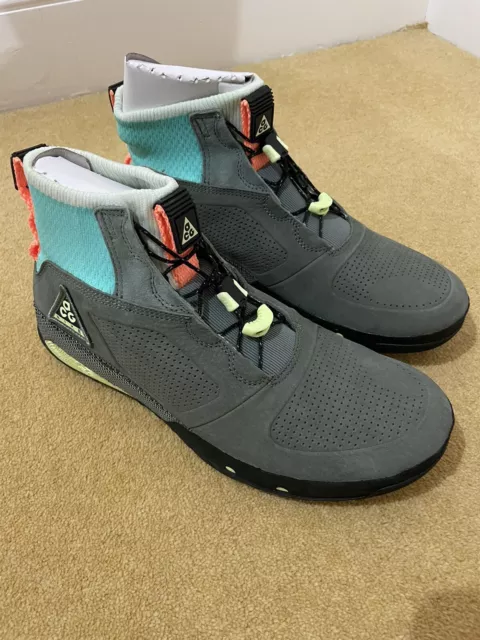 NIKE ACG RUCKEL Ridge Clay Green Trainers walking boots UK 7.5 vgc
