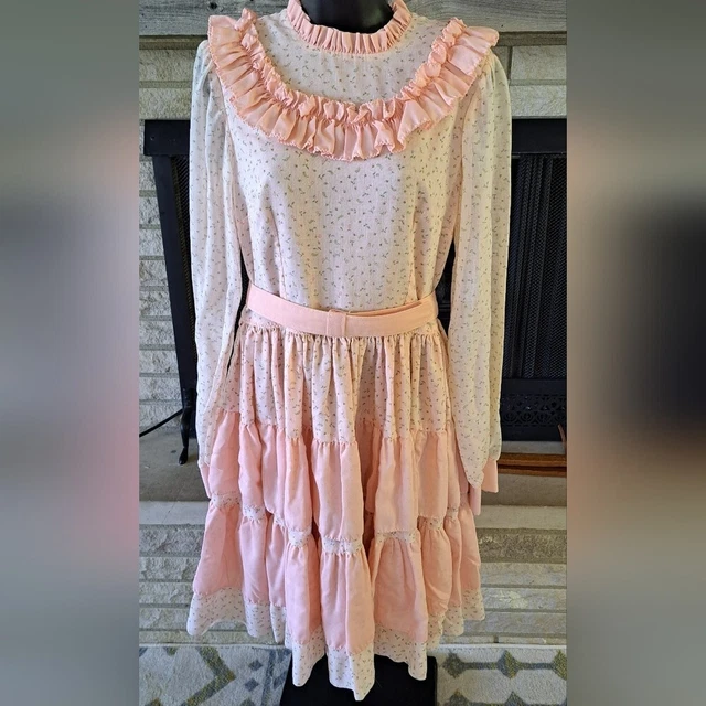 Vintage Square Dance Dress Handmade Ditzy Floral Ruffled Tiered Prairie Peach M