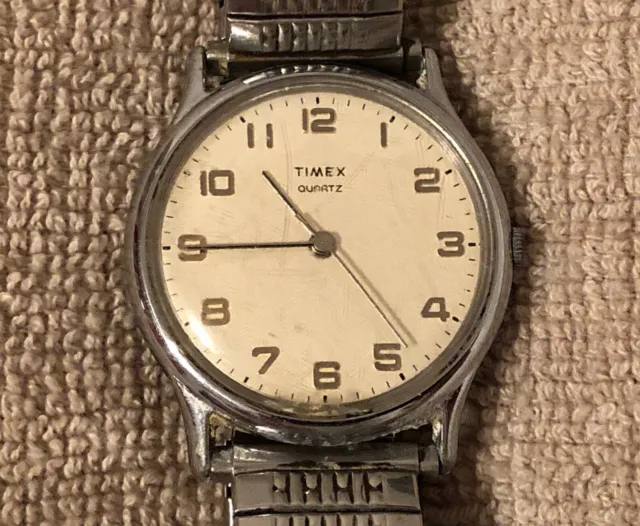 Men's Vintage Timex Watch - Silver Tone / Stretch Band