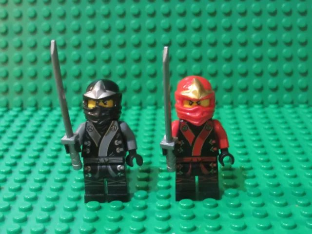 LEGO Ninjago Minifigure - Cole Zukin Robe (Black Ninja) with Dual